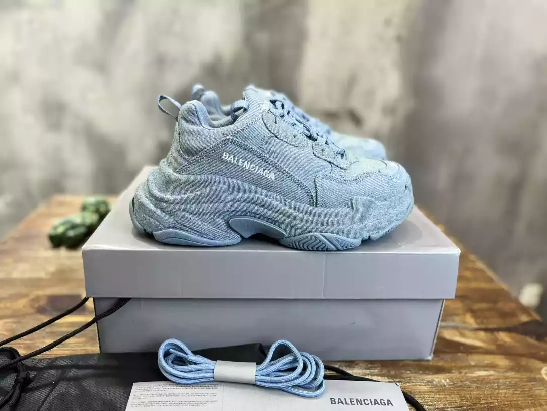Ba*len*cia*ga women's triple s sneaker denim in blue - bb255