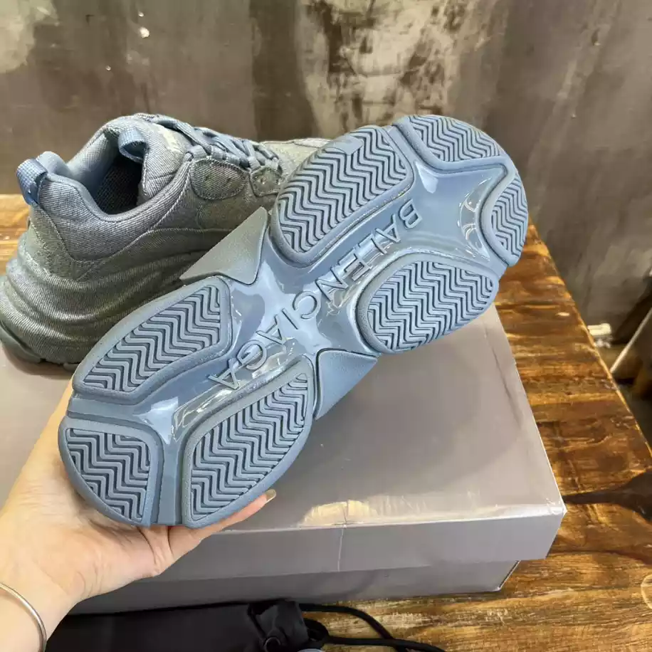 Ba*len*cia*ga women's triple s sneaker denim in blue - bb255