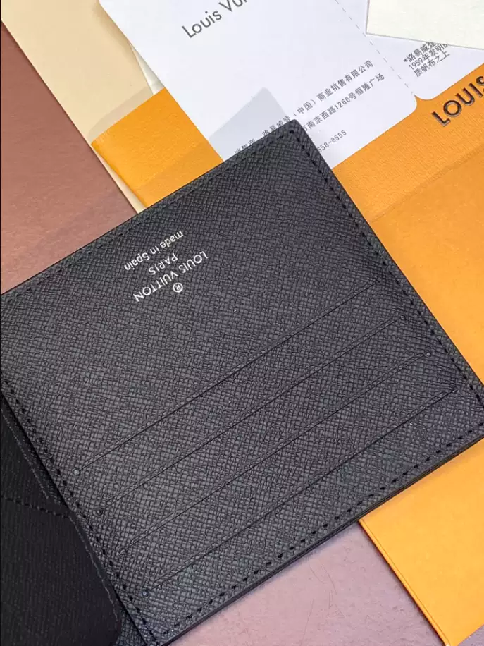 LV MARCO WALLET TAIGA LEATHER - RRG092