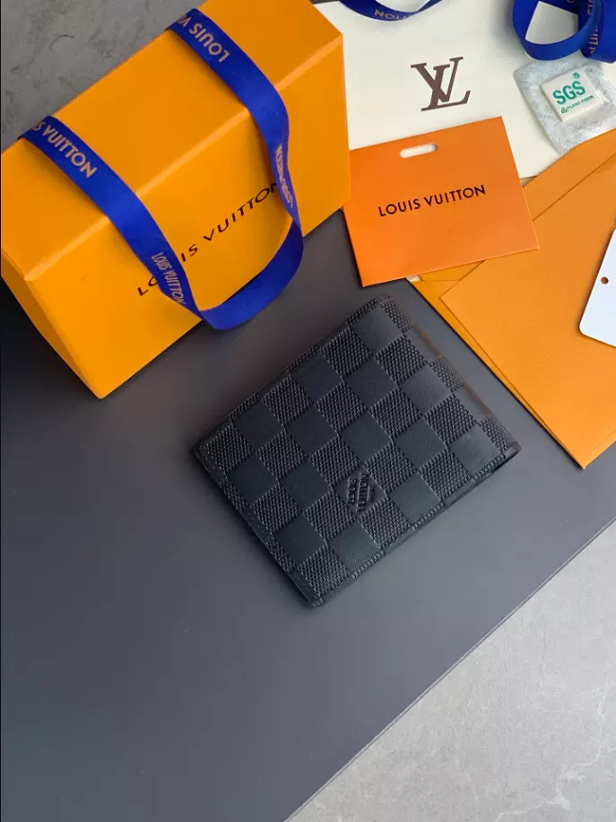 LV MULTIPLE WALLET- RRG084