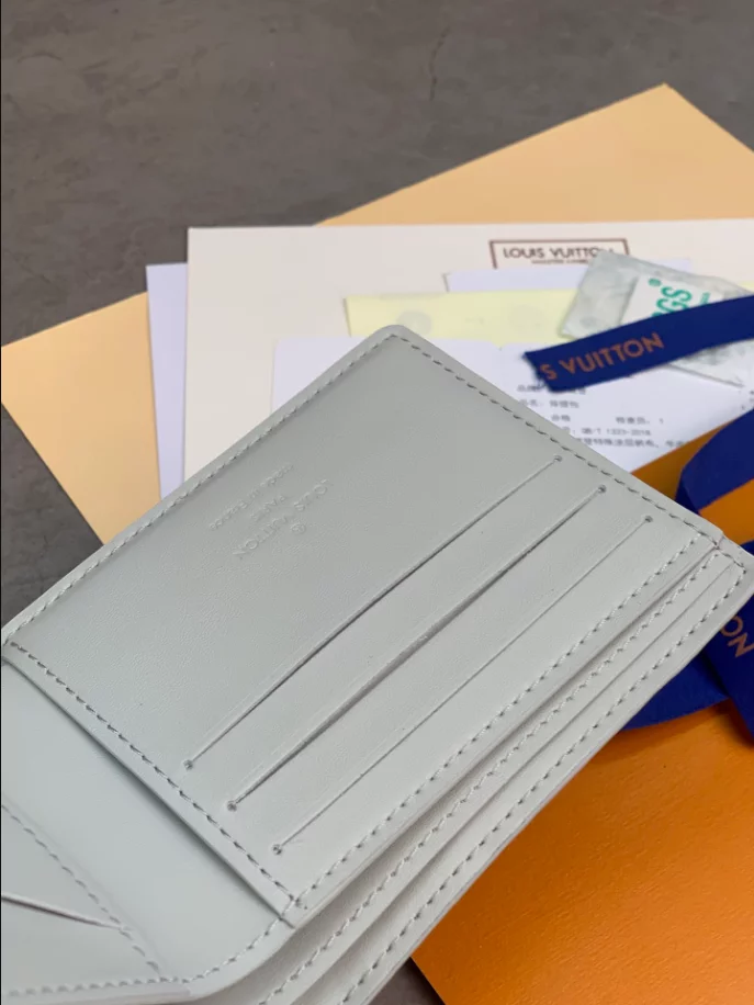 LV MULTIPLE WALLET- RRG088