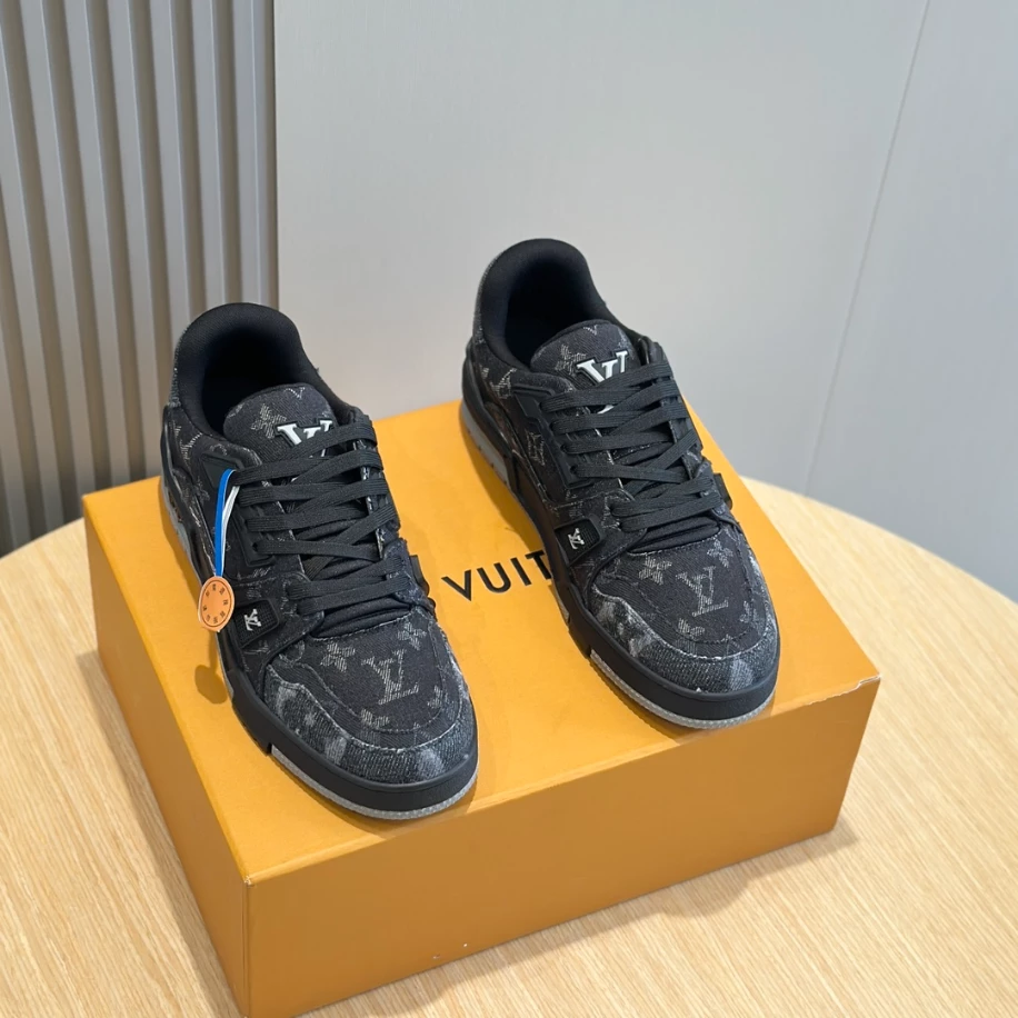 LV Trainer Sneaker