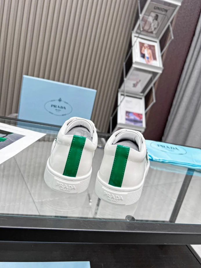 Pra*a brushed leather sneakers - prd042