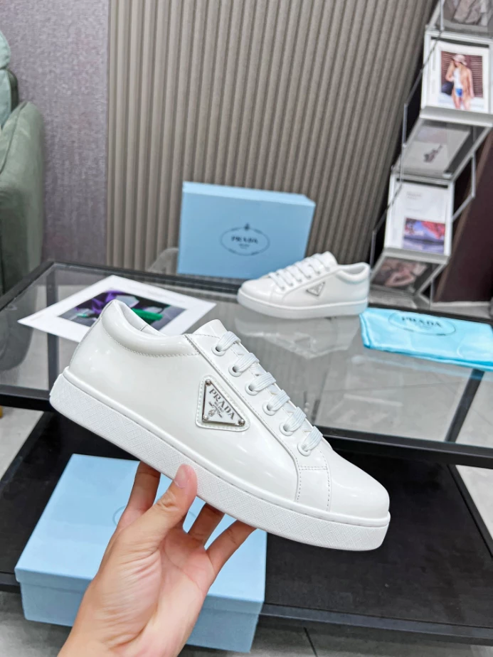 Pra*a brushed leather sneakers - prd045