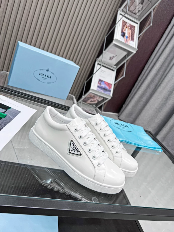 Pra*a brushed leather sneakers - prd045