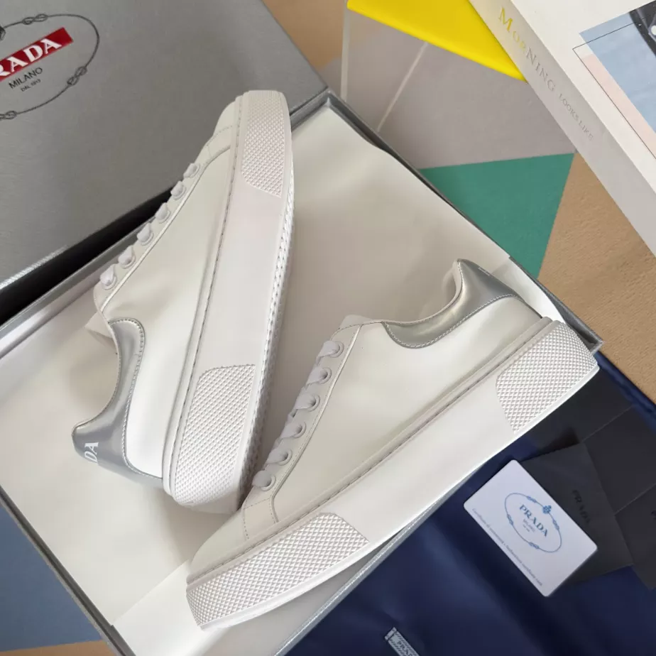 Pra*a leather low-top sneakers - prd062