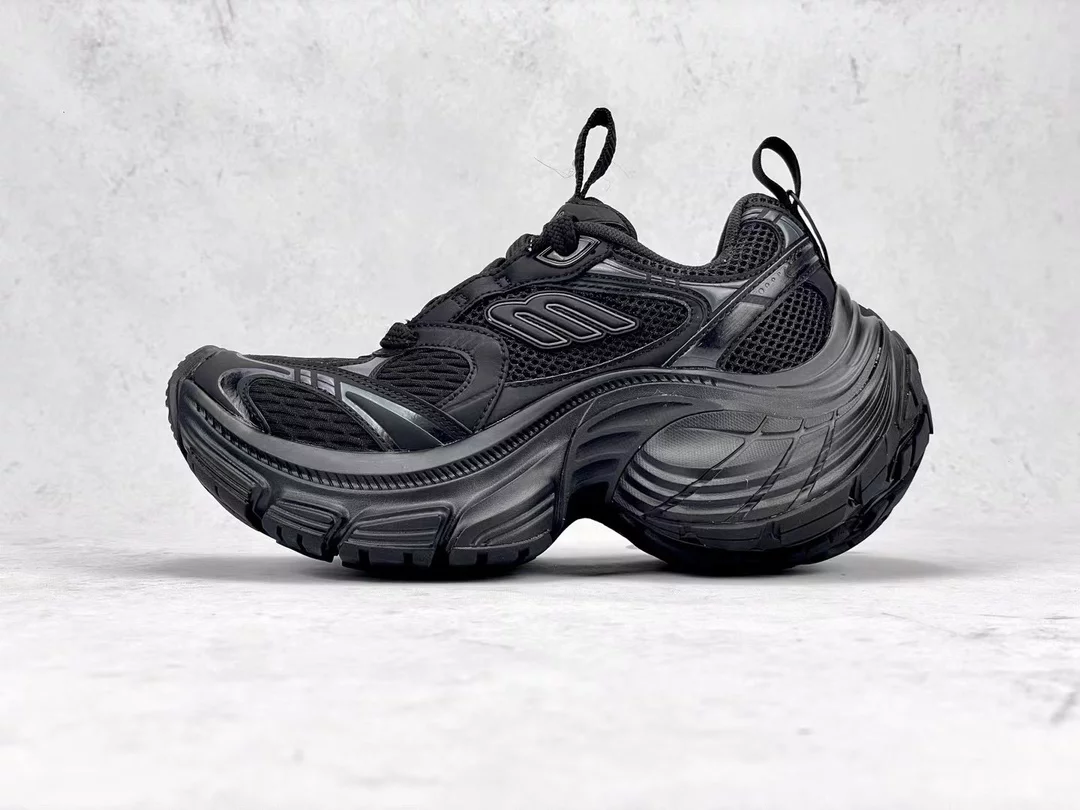 Ba*len*cia*ga men's 10xl sneaker in black - bb274