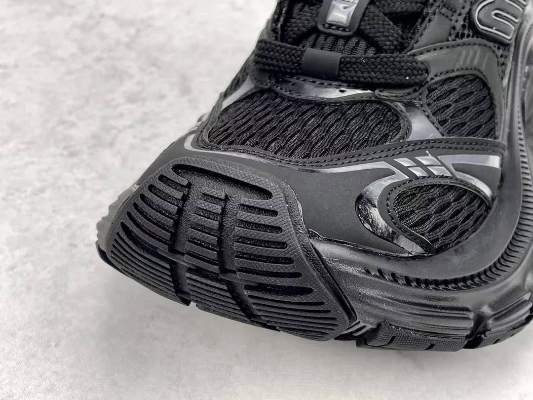 Ba*len*cia*ga men's 10xl sneaker in black - bb274