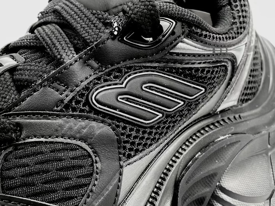 Ba*len*cia*ga men's 10xl sneaker in black - bb274