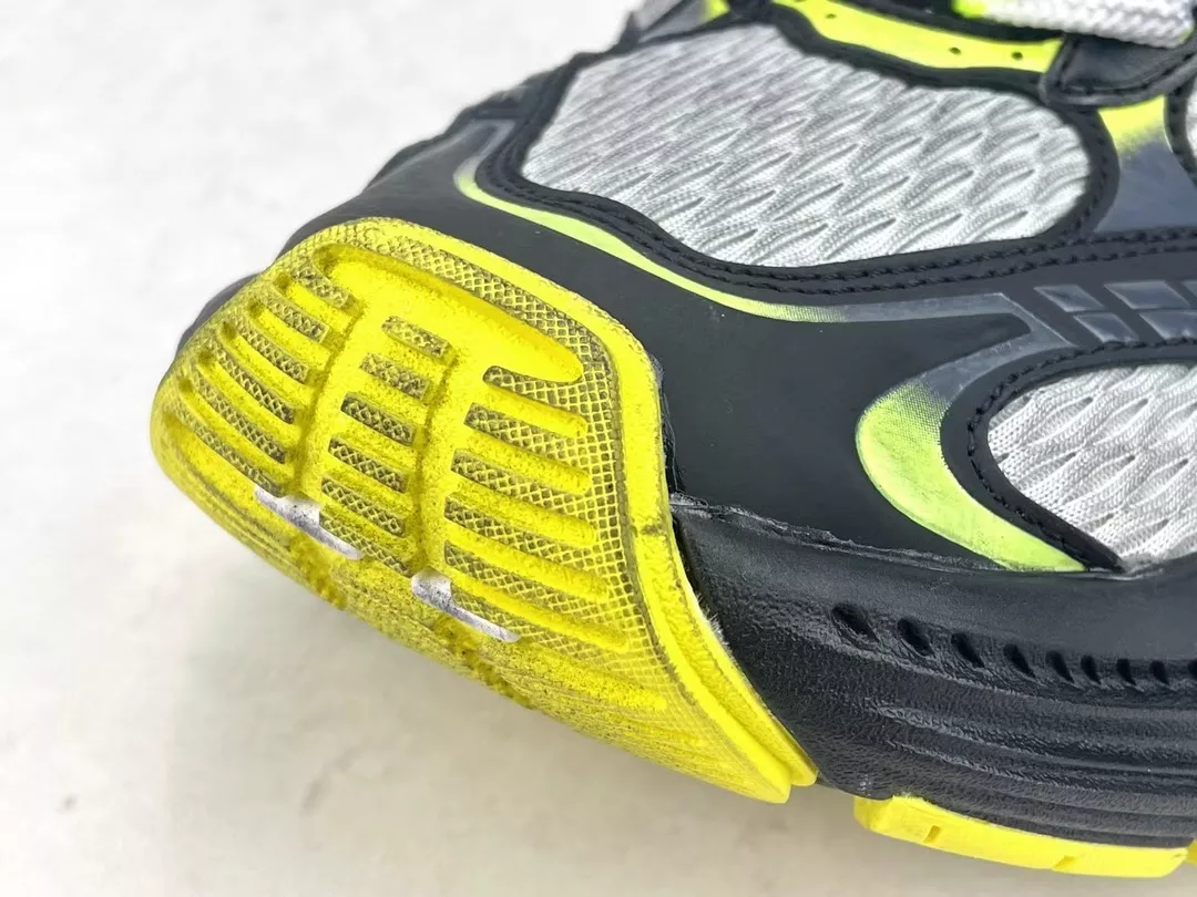 Ba*len*cia*ga men's 10xl sneaker in grey/yellow - bb272