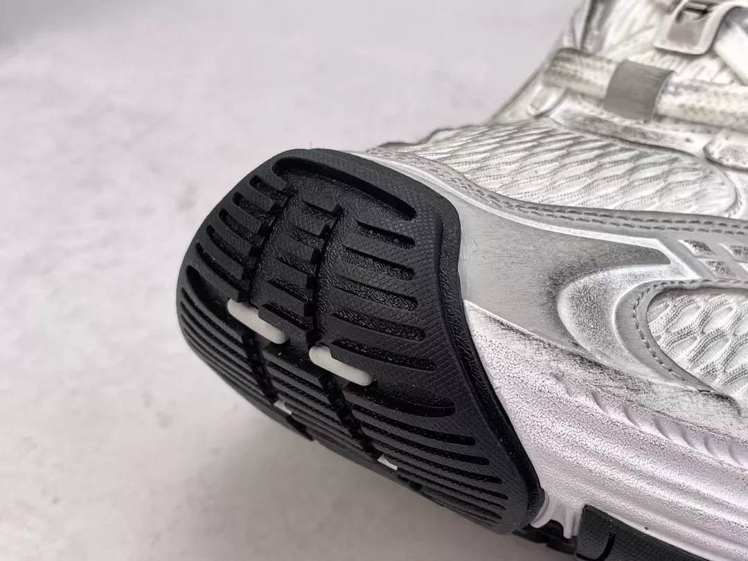 Ba*len*cia*ga men's 10xl sneaker in white/black/gris - bb273