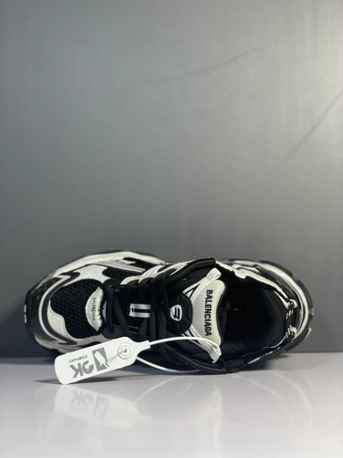 Ba*len*cia*ga runner sneaker in black and white mesh and nylon - bb266