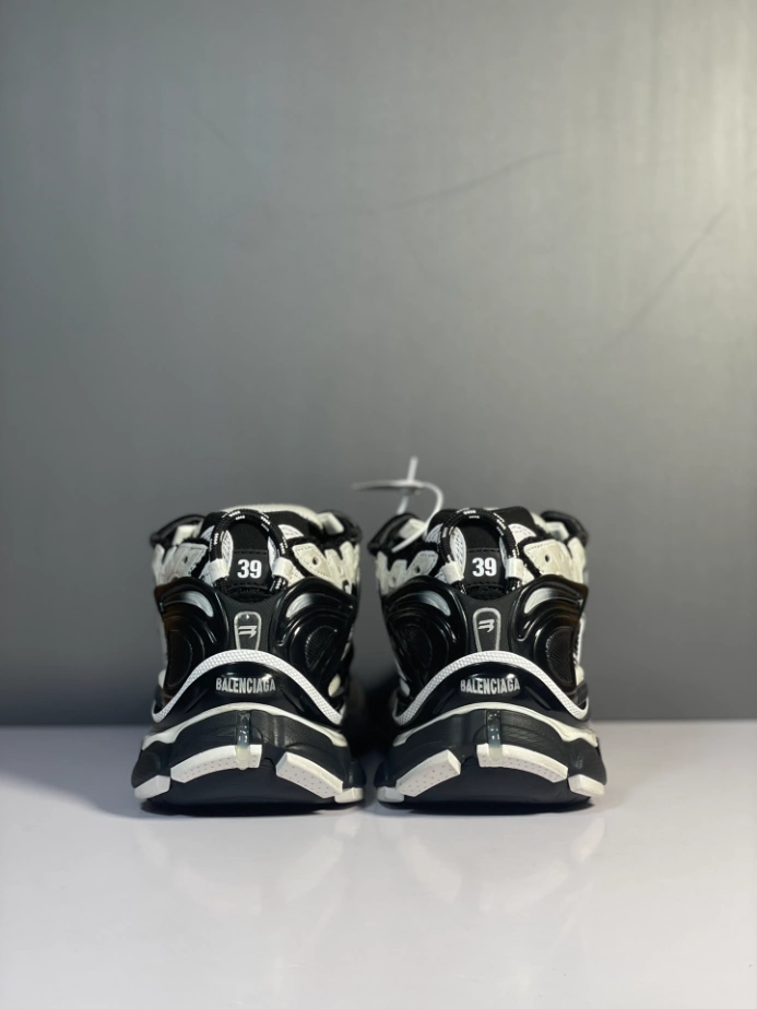 Ba*len*cia*ga runner sneaker in black and white mesh and nylon - bb266