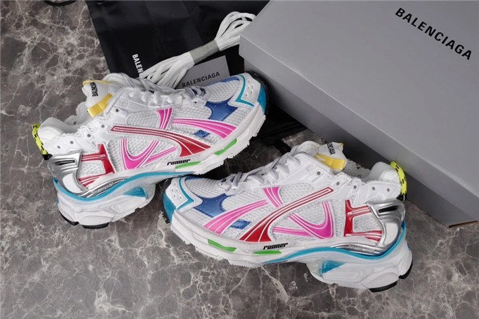 Ba*len*cia*ga runner sneaker in multicolored - bb262