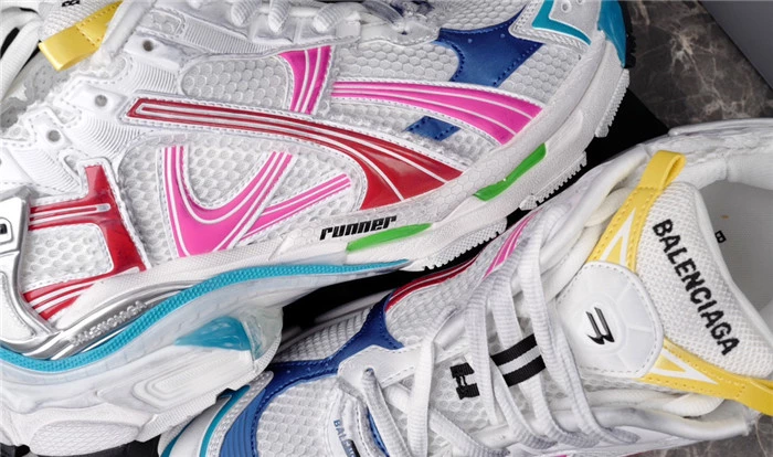 Ba*len*cia*ga runner sneaker in multicolored - bb262