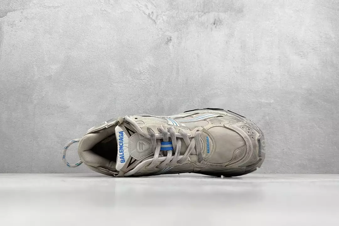 Ba*len*cia*ga runner sneaker in taupe/blue - bb264