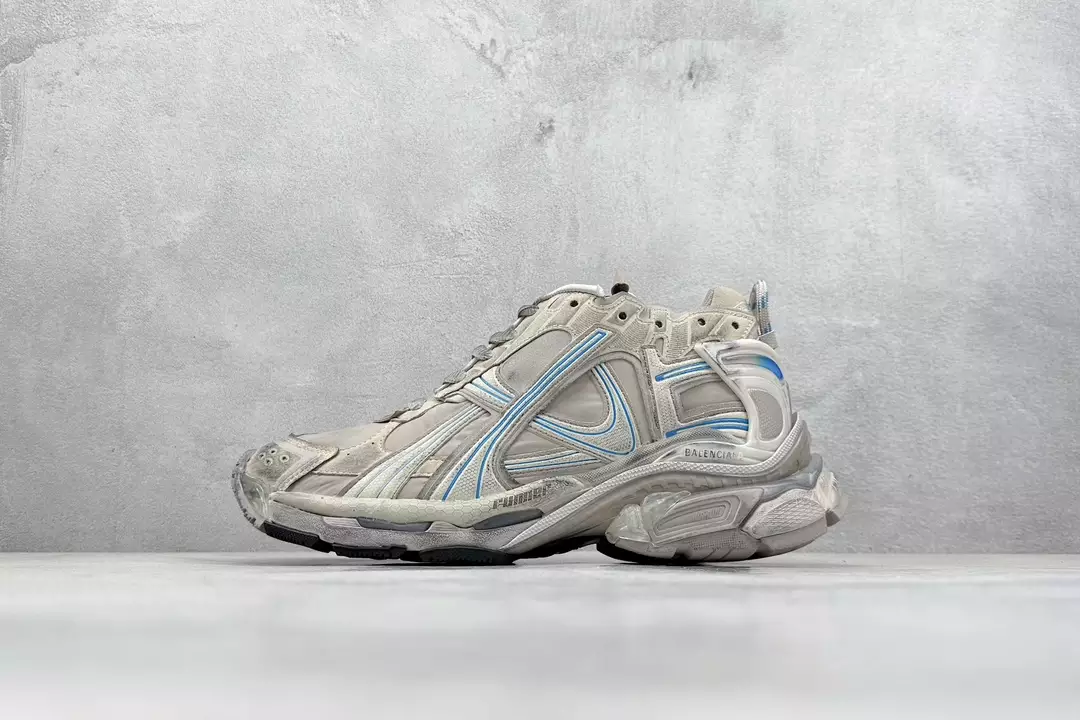 Ba*len*cia*ga runner sneaker in taupe/blue - bb264