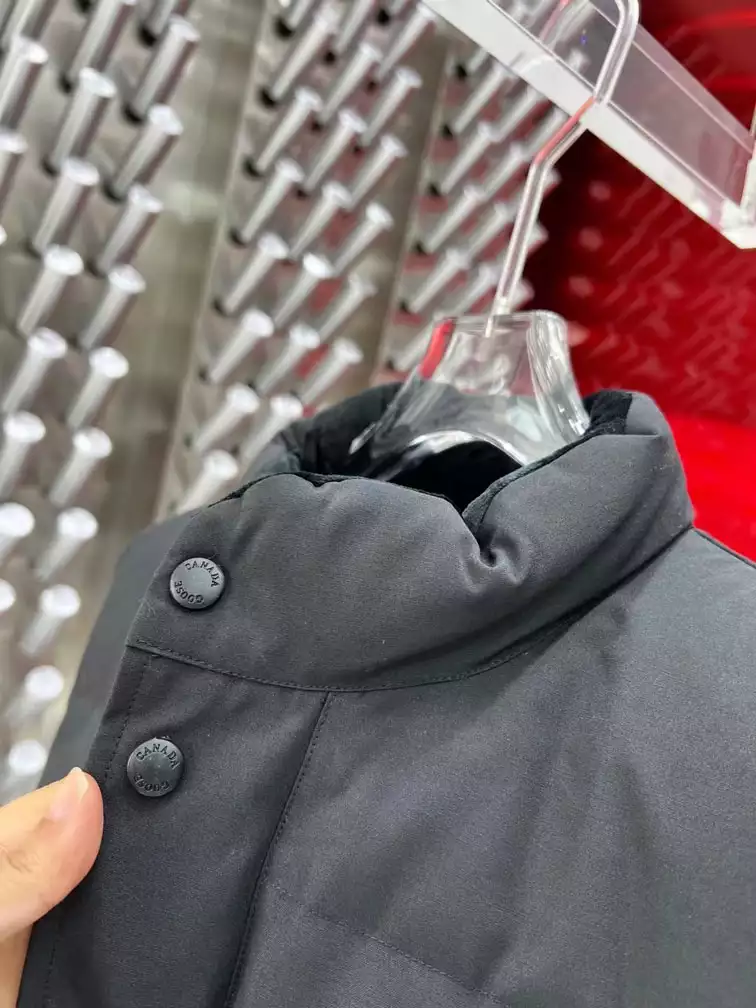 Can*a Go*e freestyle crew vest - repgod.org