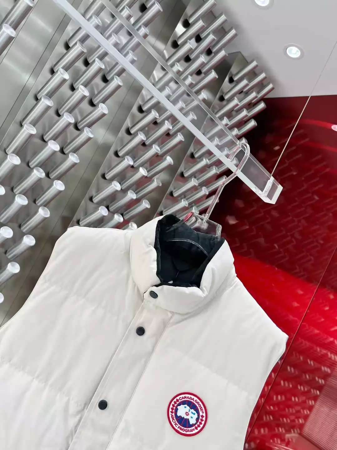 Can*a Go*e freestyle crew vest - repgod.org