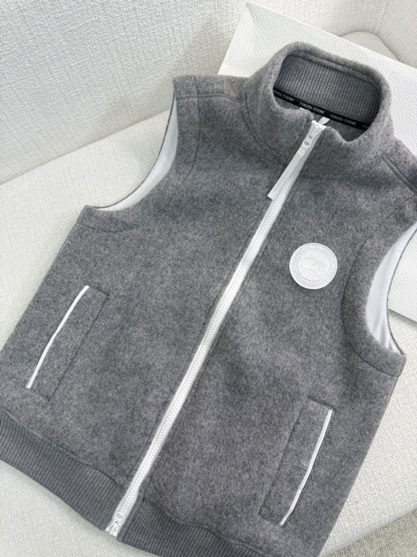 Can*a Go*e mersey vest kind fleece humanature - cg008