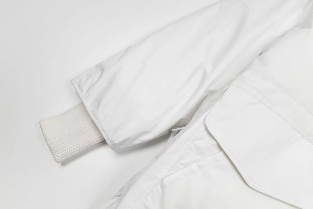 Can*a Go*e snow mantra parka - repgod.org