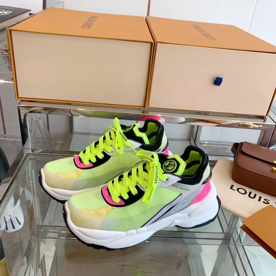LV WOMEN'S RUN 55 SNEAKER