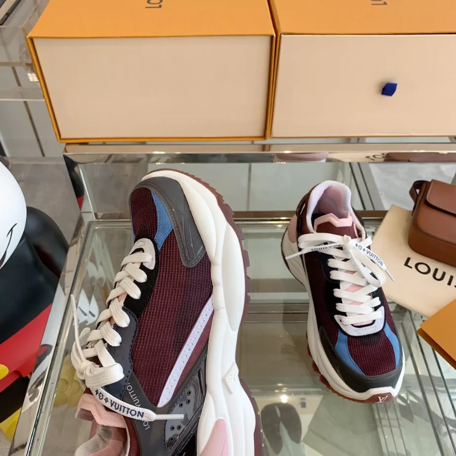 LV WOMEN'S RUN 55 SNEAKER
