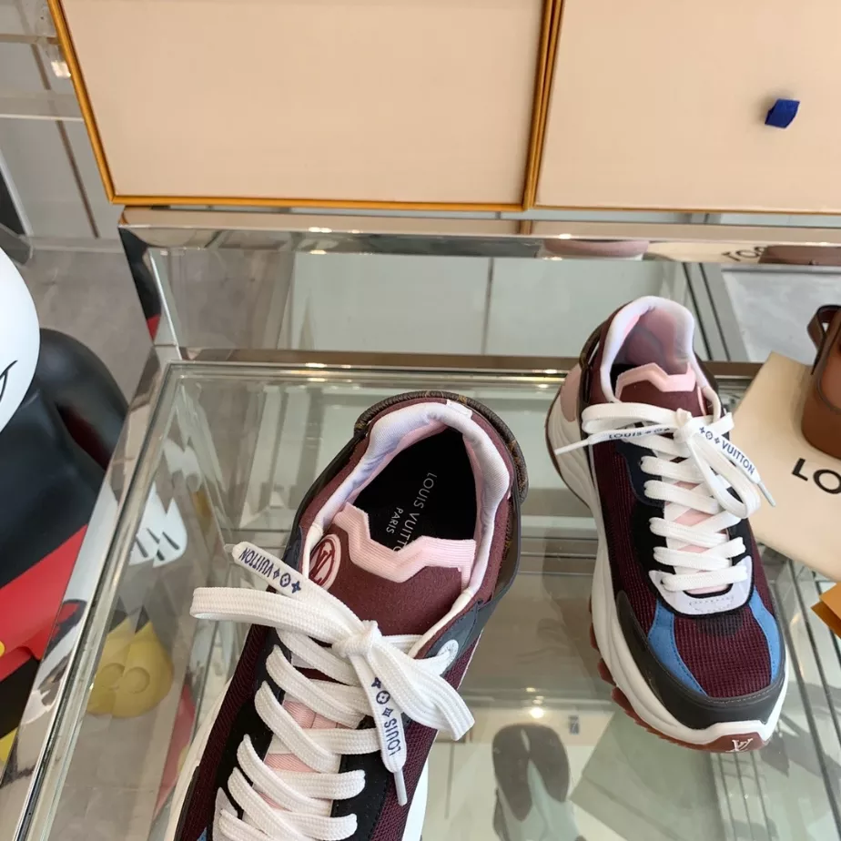 LV WOMEN'S RUN 55 SNEAKER