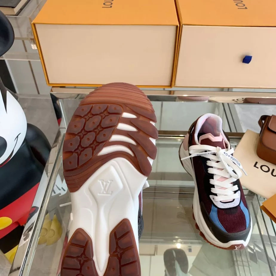 LV WOMEN'S RUN 55 SNEAKER