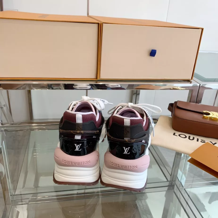 LV WOMEN'S RUN 55 SNEAKER