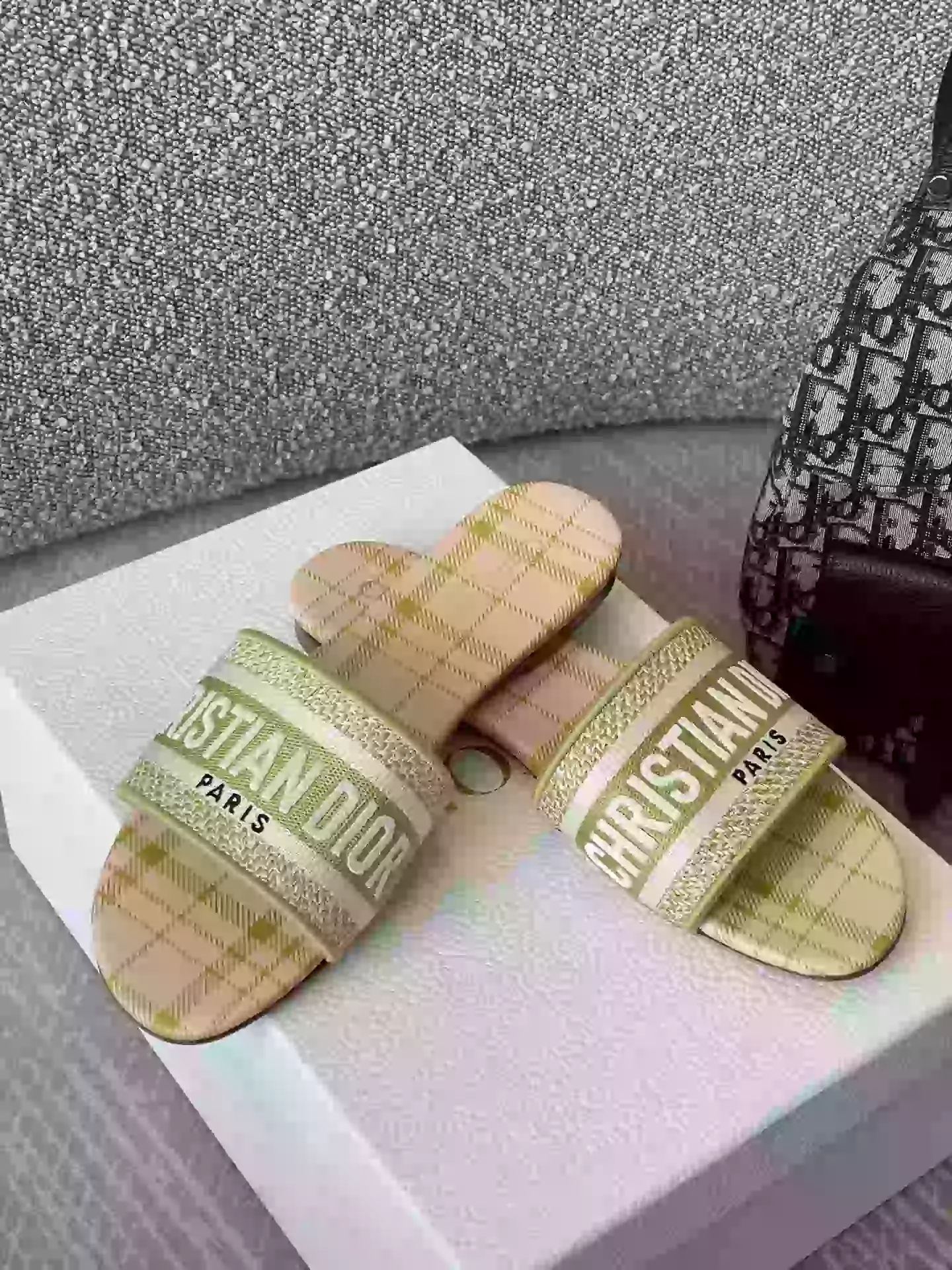 D*or slippers - sdd025