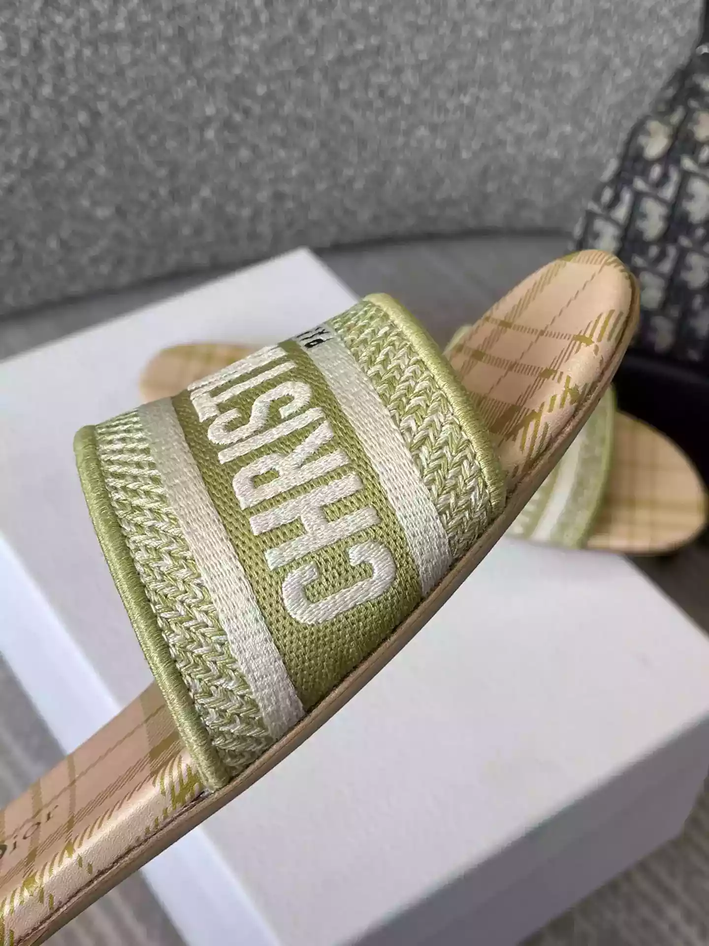 D*or slippers - sdd025