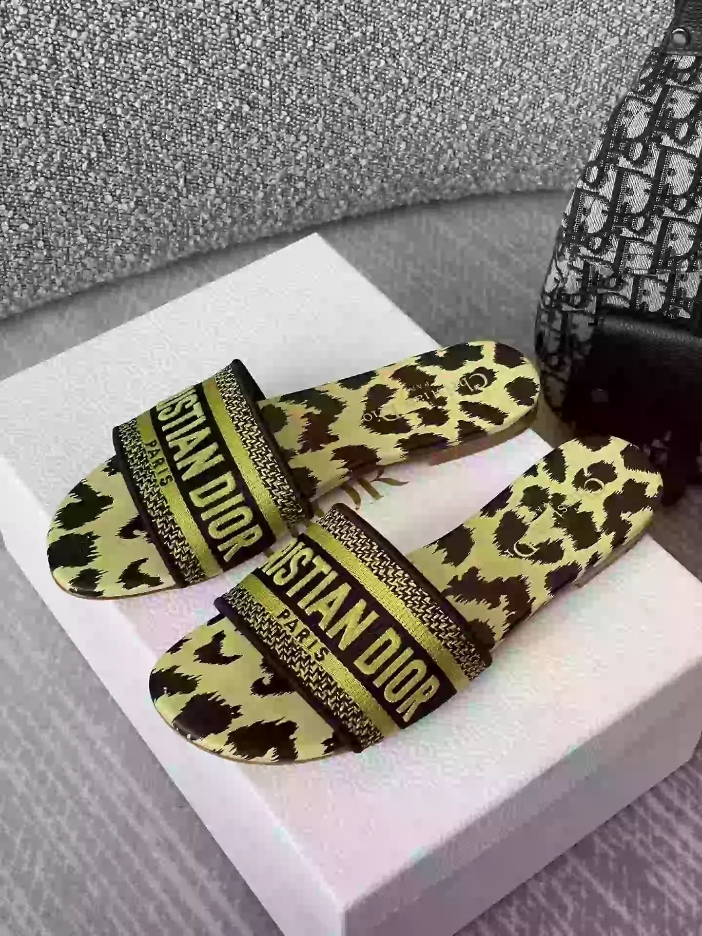 D*or slippers - sdd026