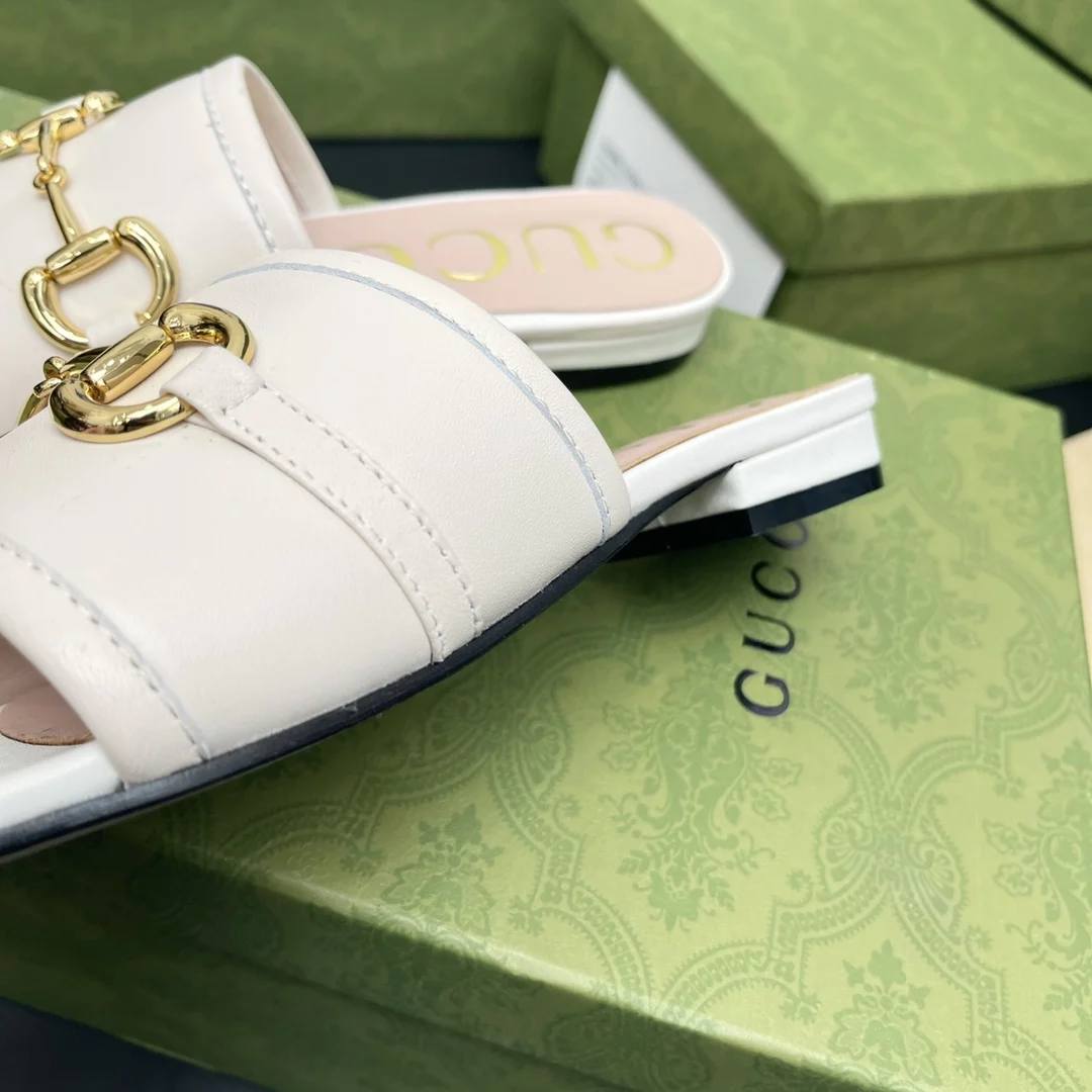 G*u*i slippers - sdg027