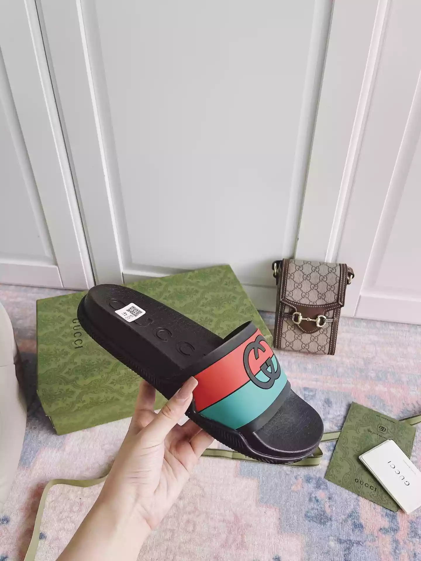 G*u*i slippers - sdg035