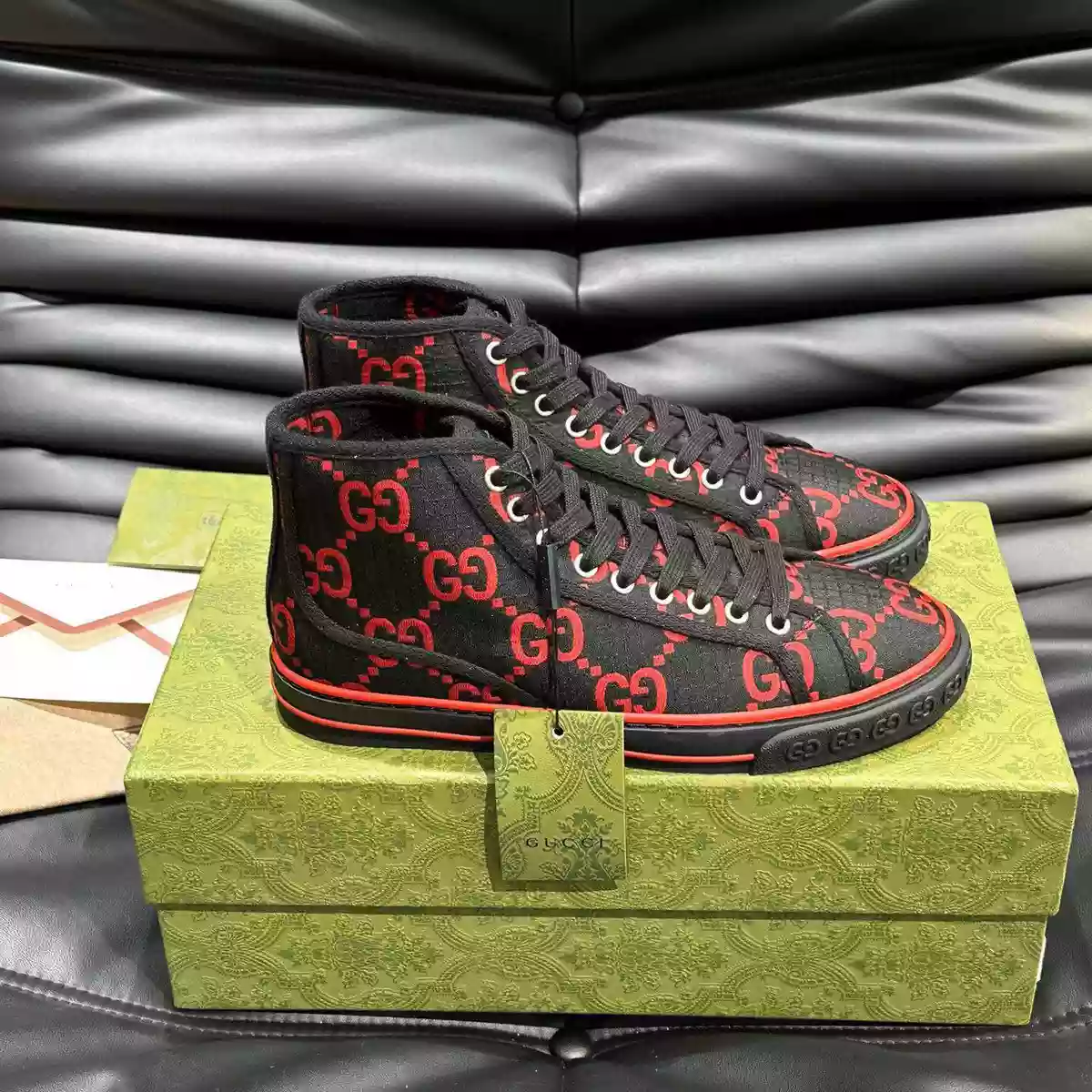 G*u*i tennis 1977 high-top shoes sneakers in black/red - gc285