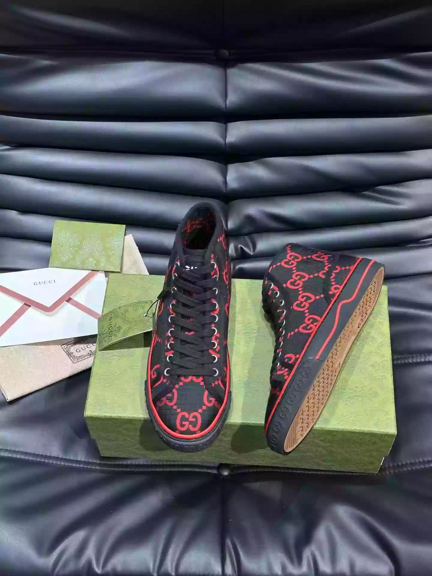 G*u*i tennis 1977 high-top shoes sneakers in black/red - gc285