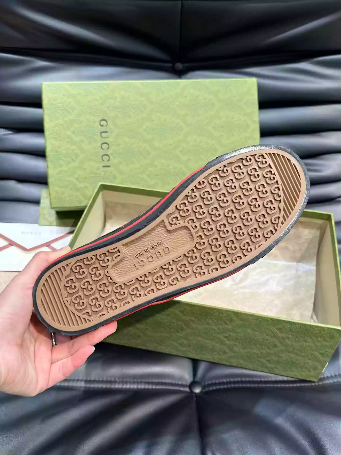 G*u*i tennis 1977 high-top shoes sneakers in black/red - gc285