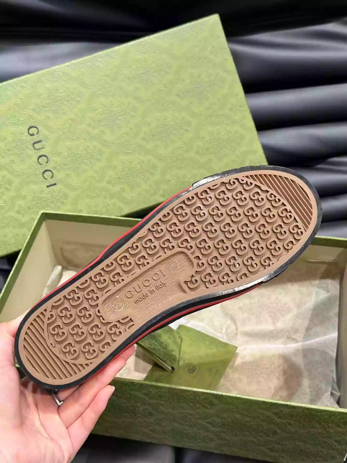 G*u*i tennis 1977 shoes sneakers in black/red - gc282