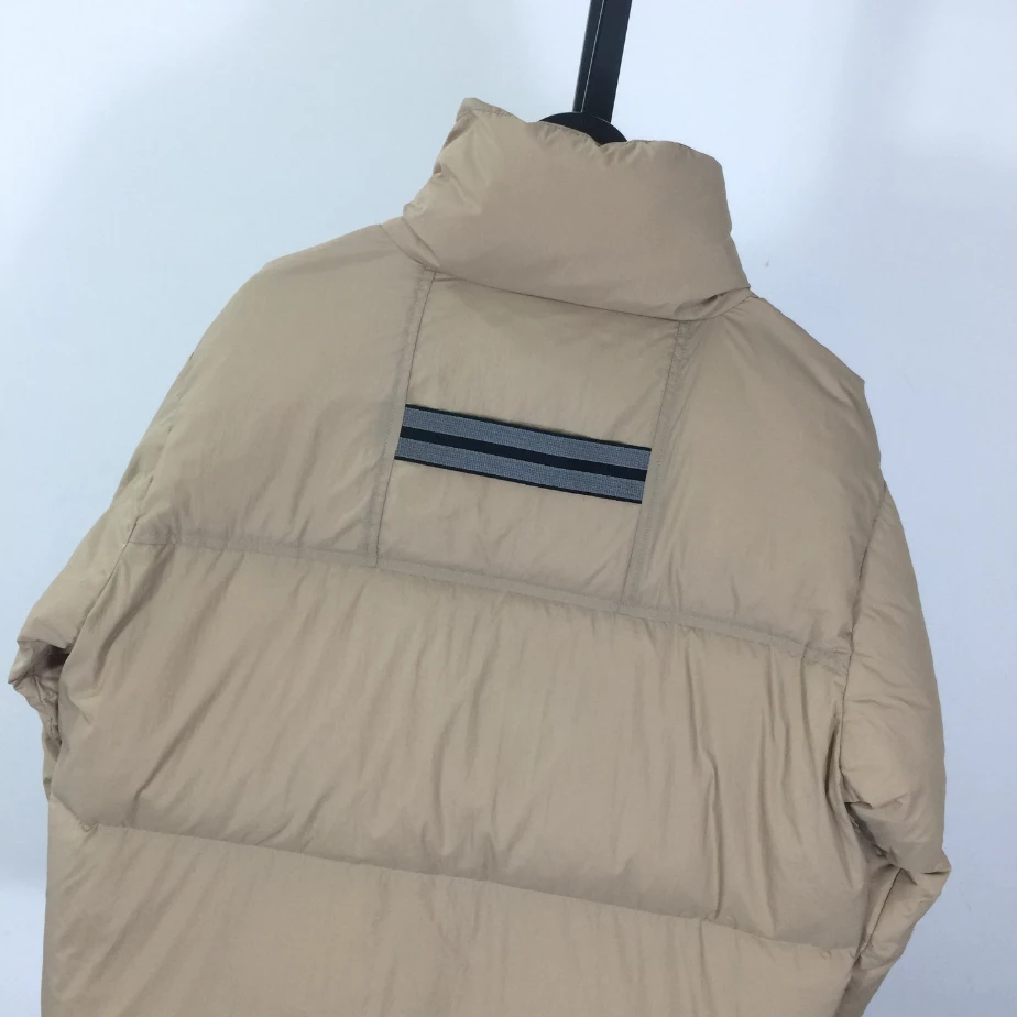 Can*a Go*e jacket