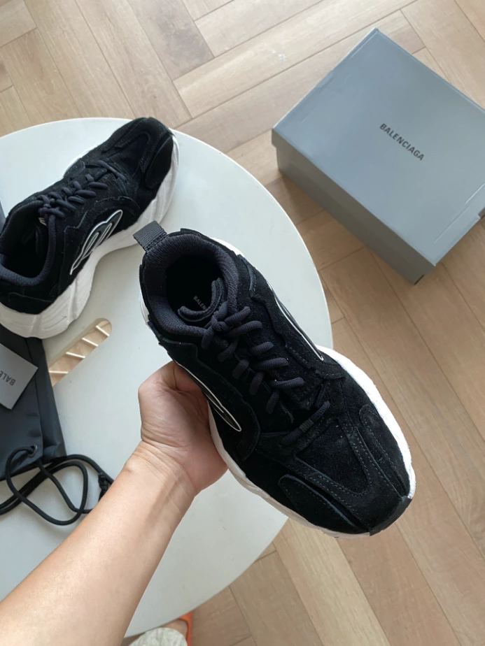 MEN'S MONDAY SHOE IN BLACK/WHITE - BB282