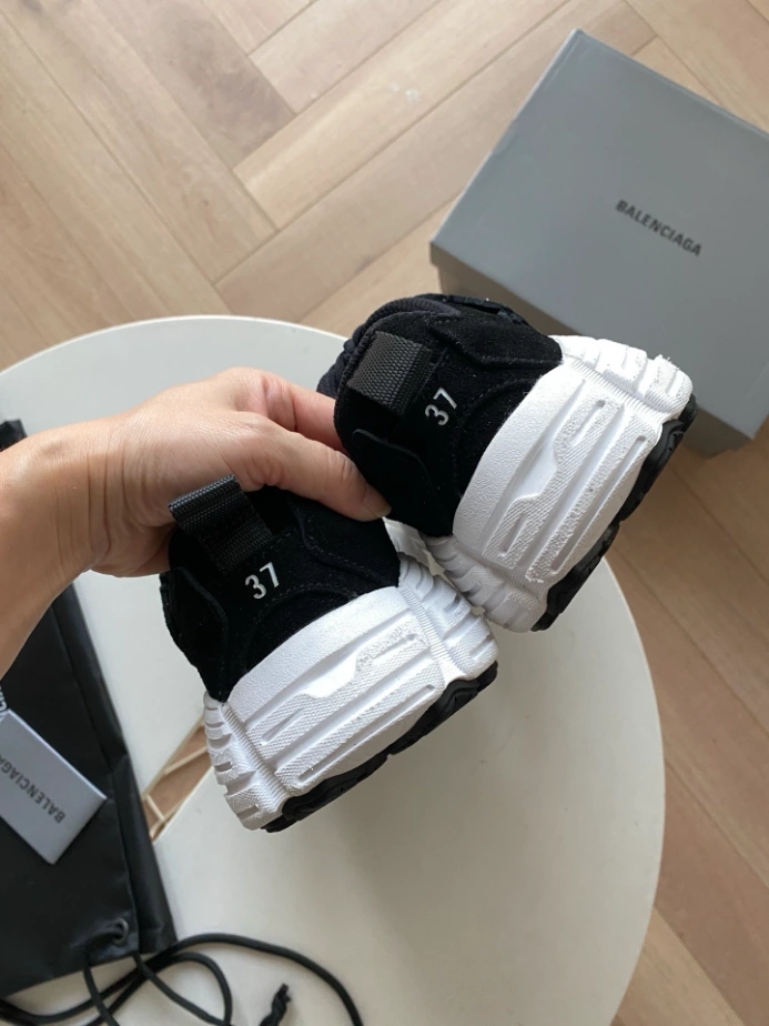 MEN'S MONDAY SHOE IN BLACK/WHITE - BB282